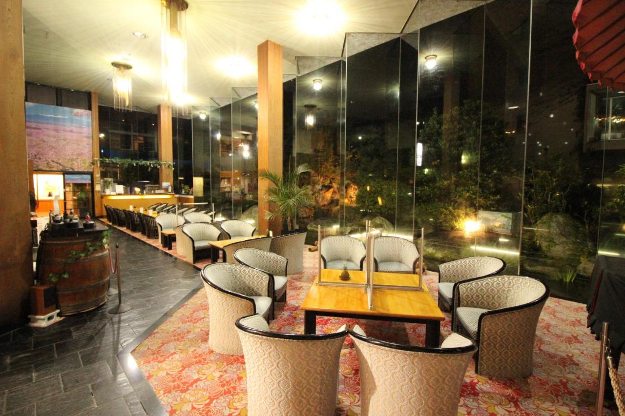Hotel Hatta Fuefuki Exteriör bild